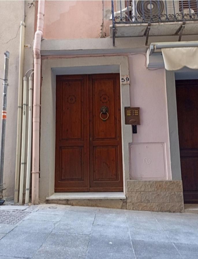 Orchidea Stanza Privata In Appartamento Condiviso "Sapori Di Mare" Cagliari Buitenkant foto
