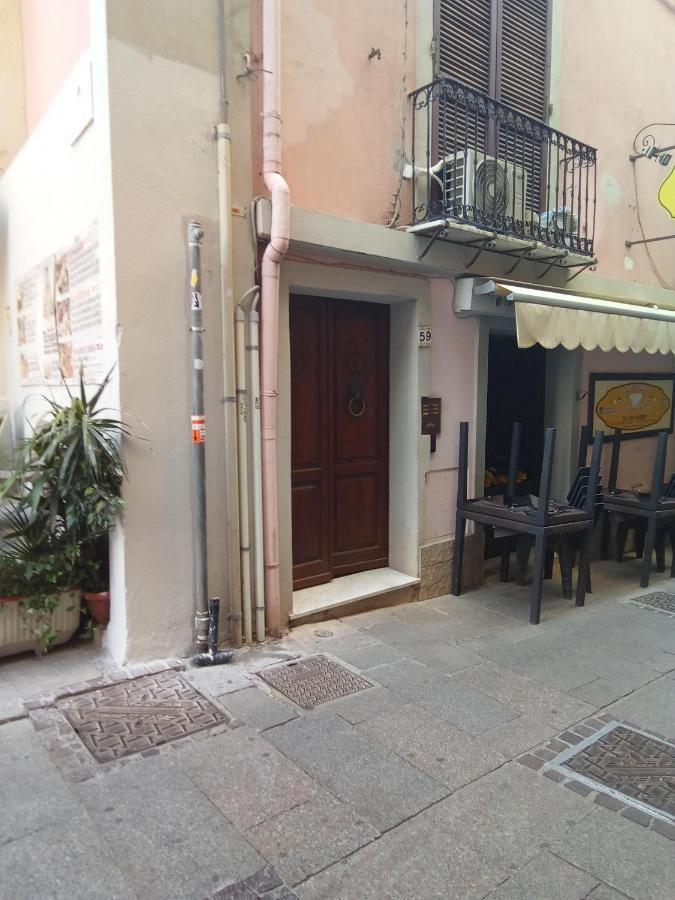 Orchidea Stanza Privata In Appartamento Condiviso "Sapori Di Mare" Cagliari Buitenkant foto