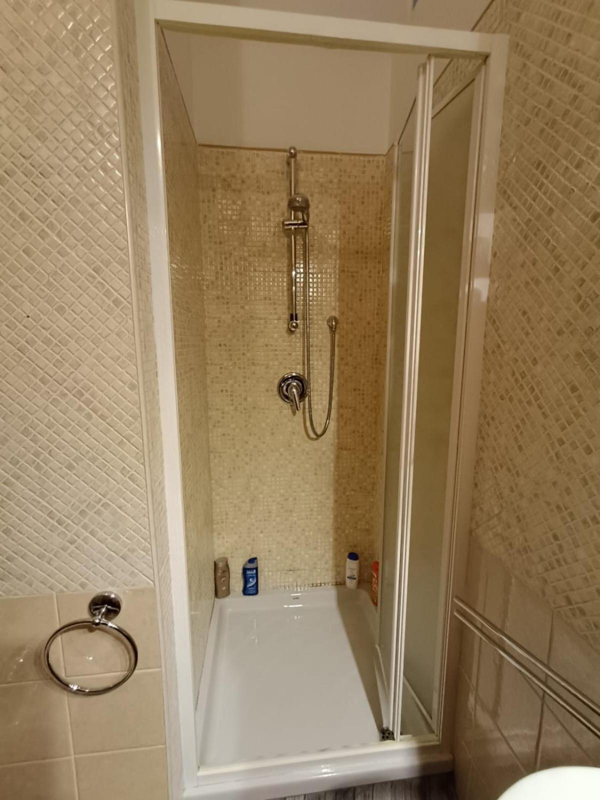 Orchidea Stanza Privata In Appartamento Condiviso "Sapori Di Mare" Cagliari Buitenkant foto