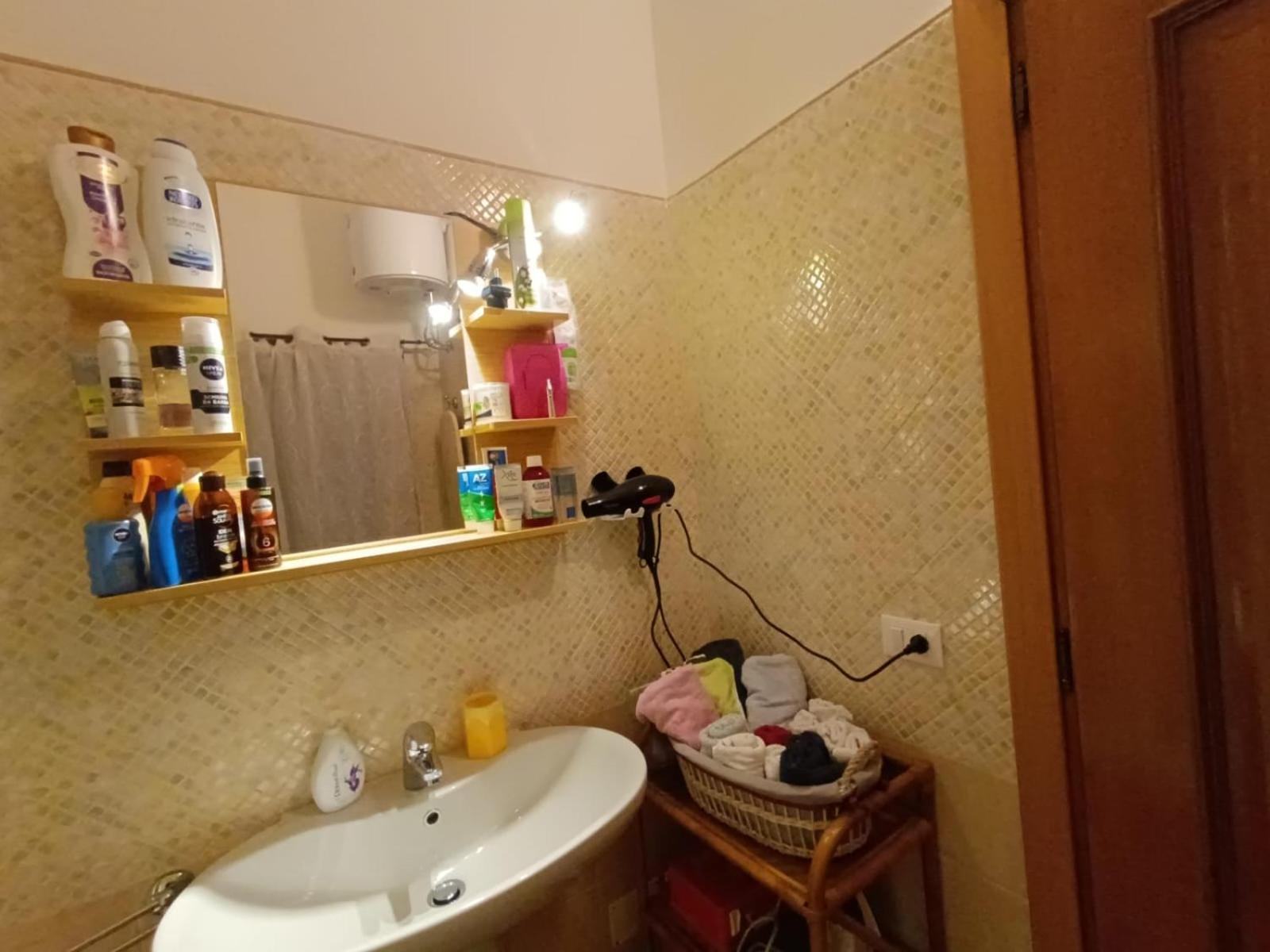 Orchidea Stanza Privata In Appartamento Condiviso "Sapori Di Mare" Cagliari Buitenkant foto
